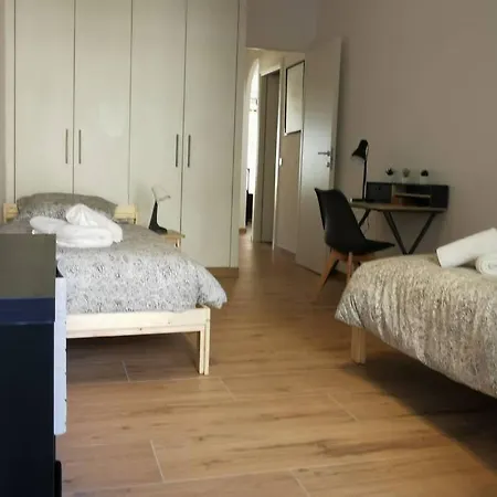 Santa Severina, Trilocale Comodo E Pratico Centro *