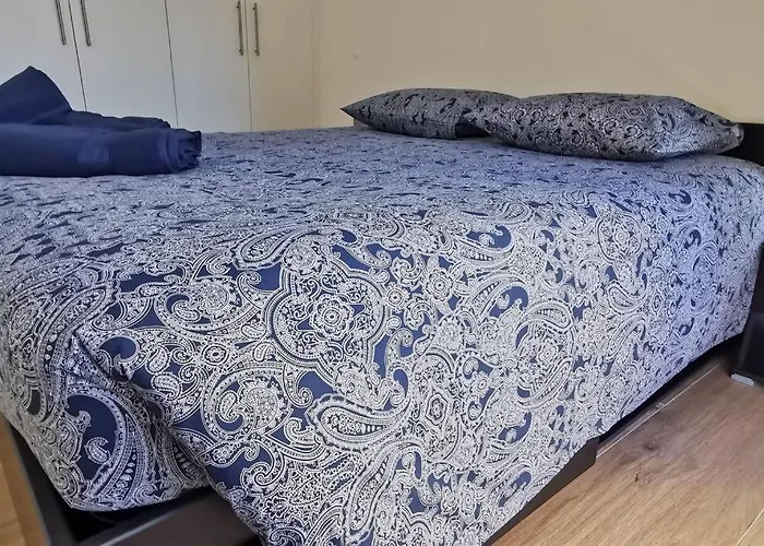 Santa Severina, Trilocale Comodo E Pratico Centro Citta